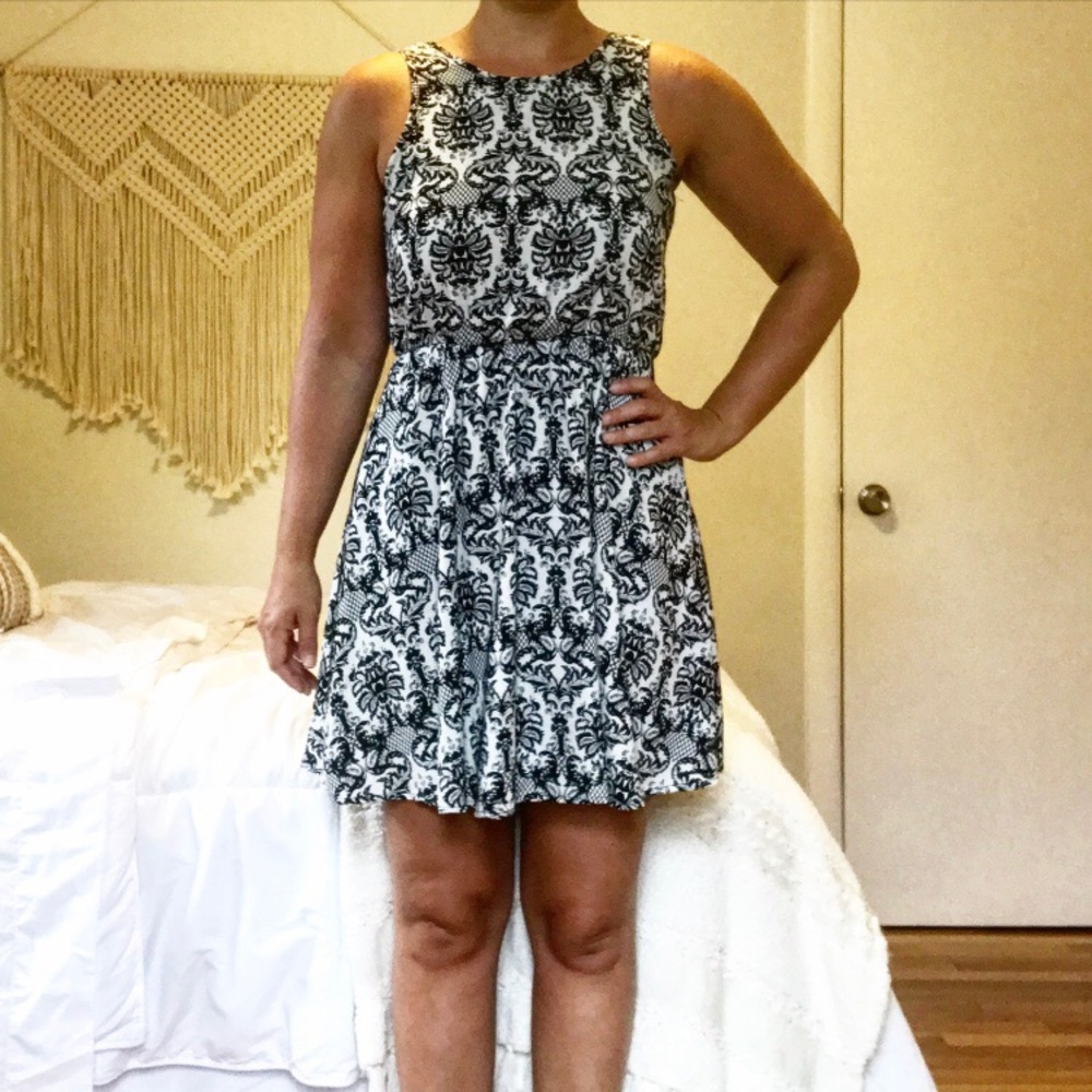 Jacquard print black dress